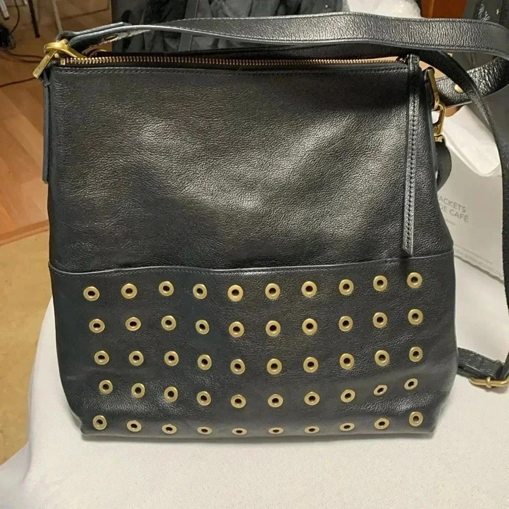 FOSSIL Purse, shoulder or crossbody.  Great used condition.